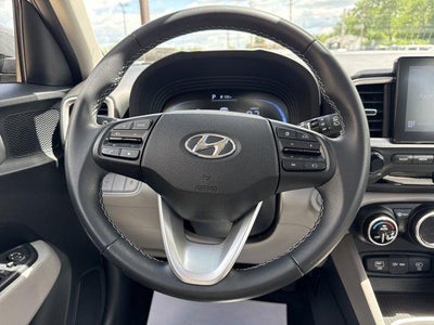 2025 Hyundai VENUE SEL IVT