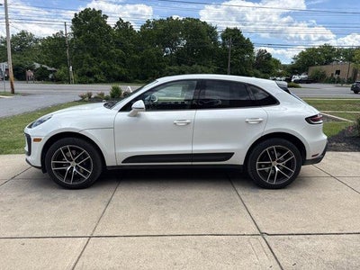 2025 Porsche Macan AWD