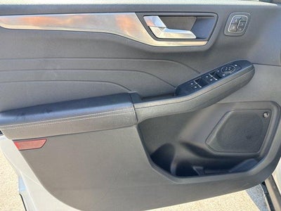 2022 Ford Escape Titanium Hybrid AWD