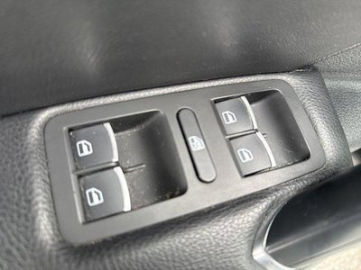 2017 Volkswagen Passat R-Line w/Comfort Pkg Auto