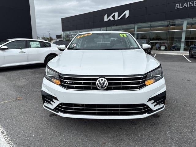 2017 Volkswagen Passat R-Line w/Comfort Pkg Auto