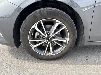 2023 Kia Forte LXS IVT