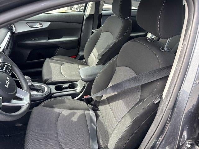 2023 Kia Forte LXS IVT