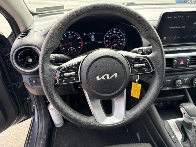 2023 Kia Forte LXS IVT