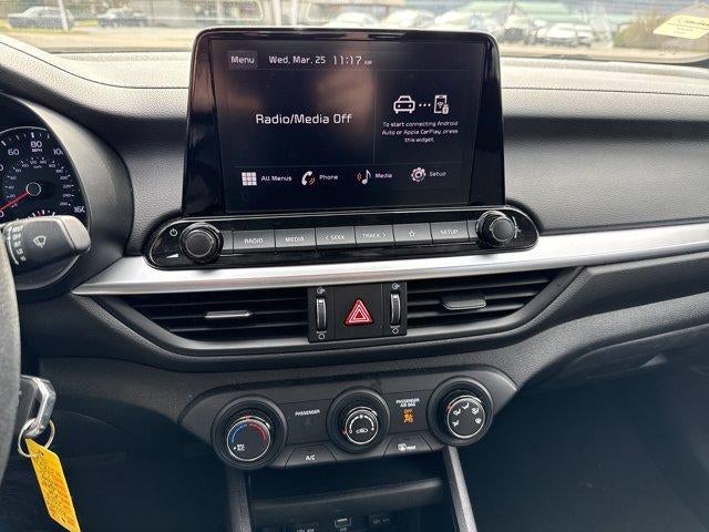 2023 Kia Forte LXS IVT