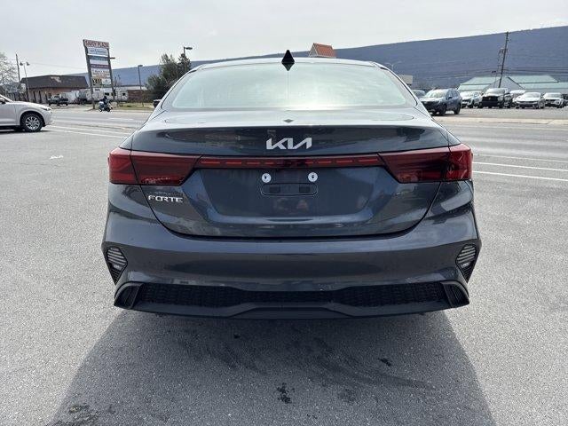 2023 Kia Forte LXS IVT