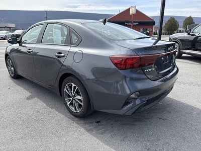 2023 Kia Forte LXS IVT