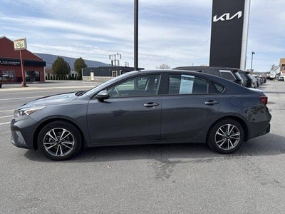 2023 Kia Forte LXS IVT