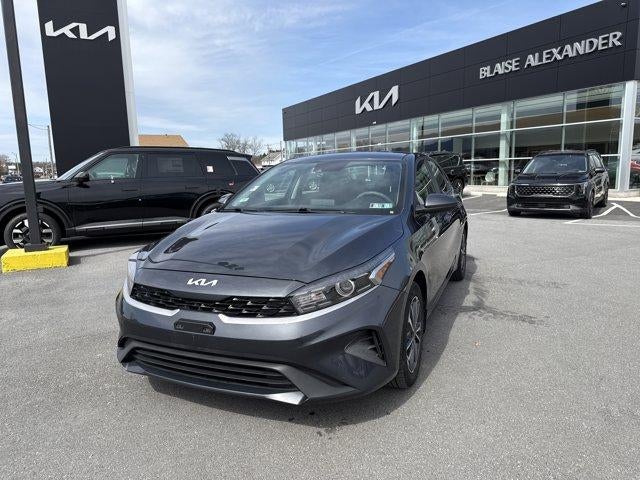 2023 Kia Forte LXS IVT