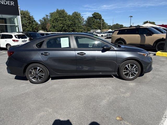 2024 Kia Forte LXS IVT