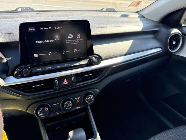 2024 Kia Forte LXS IVT
