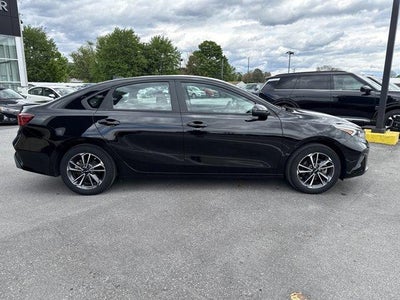 2023 Kia Forte LXS IVT