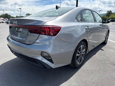 2024 Kia Forte LXS IVT