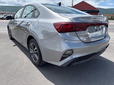 2024 Kia Forte LXS IVT