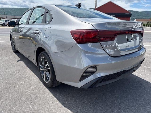 2024 Kia Forte LXS IVT