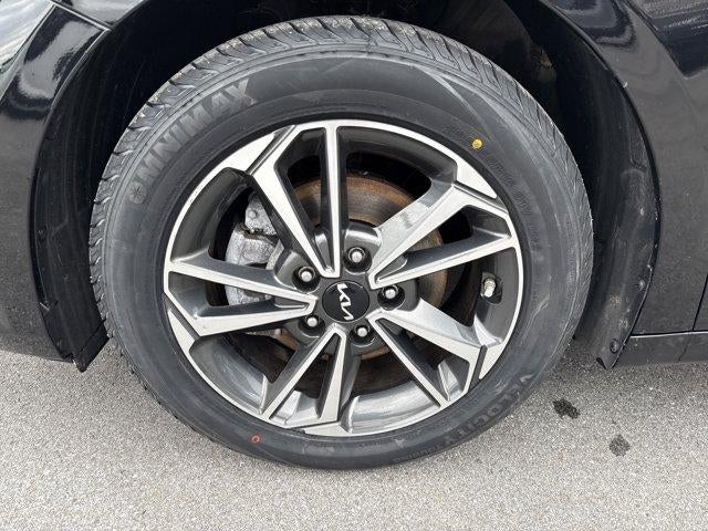 2023 Kia Forte LXS IVT