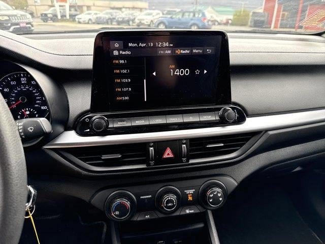 2023 Kia Forte LXS IVT