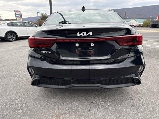 2023 Kia Forte LXS IVT
