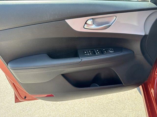 2024 Kia Forte LXS IVT