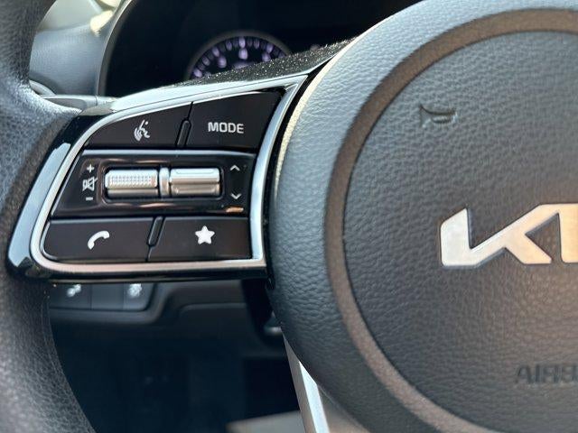 2024 Kia Forte LXS IVT