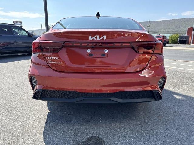 2024 Kia Forte LXS IVT