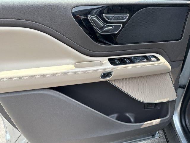 2022 Lincoln Aviator Standard AWD