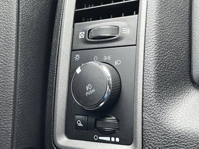 2017 RAM 1500 Express 4x4 Quad Cab 6'4" Box