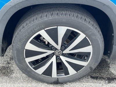 2022 Volkswagen Taos SE 4MOTION