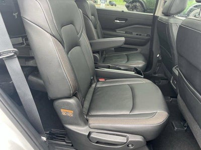 2023 Nissan Pathfinder SL 4WD