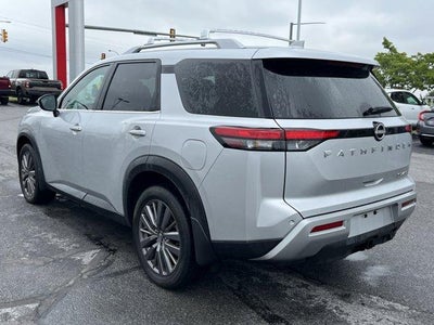 2023 Nissan Pathfinder SL 4WD