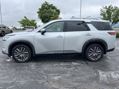 2023 Nissan Pathfinder SL 4WD