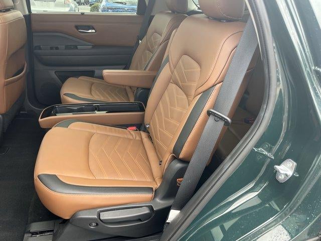 2023 Nissan Pathfinder Platinum 4WD