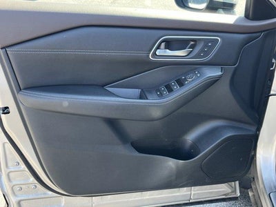 2023 Nissan Rogue AWD Platinum