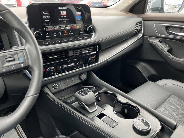 2022 Nissan Rogue AWD Platinum