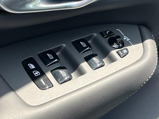 2023 Volvo XC90 B6 AWD Plus 7P