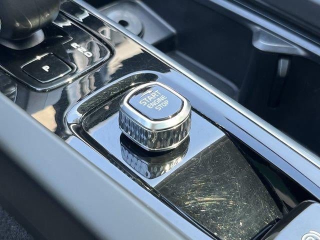 2025 Volvo XC60 B5 AWD Plus