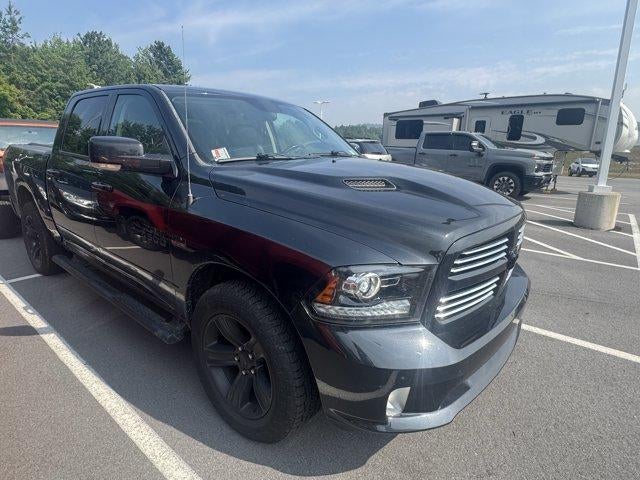 2016 RAM 1500 4WD Crew Cab 5.7 Ft Box Sport