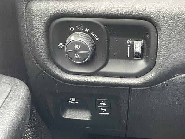 2021 RAM 1500 Big Horn 4x4 Crew Cab 5'7" Box