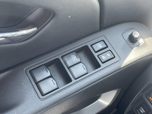 2022 Nissan Frontier Crew Cab 4x4 SV Auto