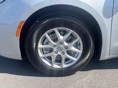 2024 Chrysler Pacifica Touring L FWD