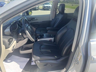 2024 Chrysler Pacifica Touring L FWD