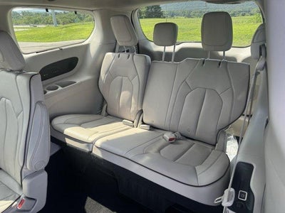 2017 Chrysler Pacifica Limited FWD