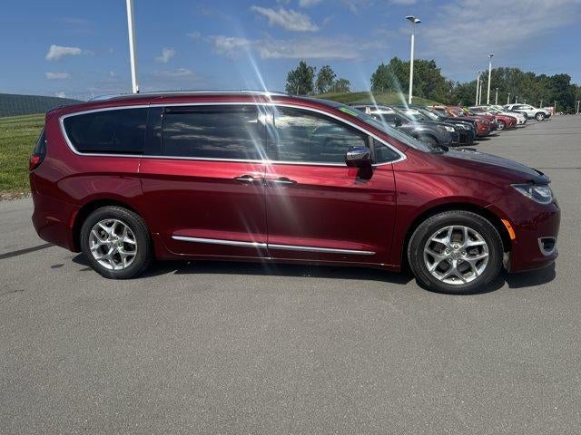 2017 Chrysler Pacifica Limited FWD