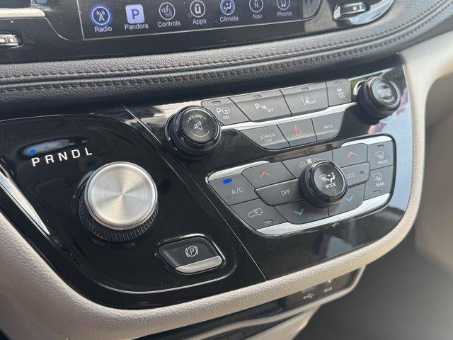 2017 Chrysler Pacifica Limited FWD