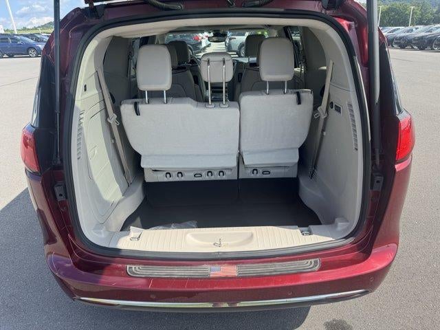 2017 Chrysler Pacifica Limited FWD