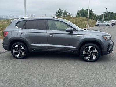 2024 Volkswagen Taos SE 4MOTION