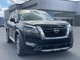 2025 Nissan Pathfinder SL 4WD