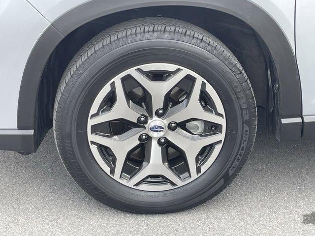 2023 Subaru Forester Premium CVT