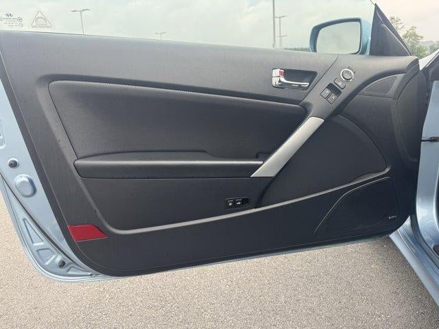 2010 Hyundai GENESIS Coupe 2dr 3.8L Man Track