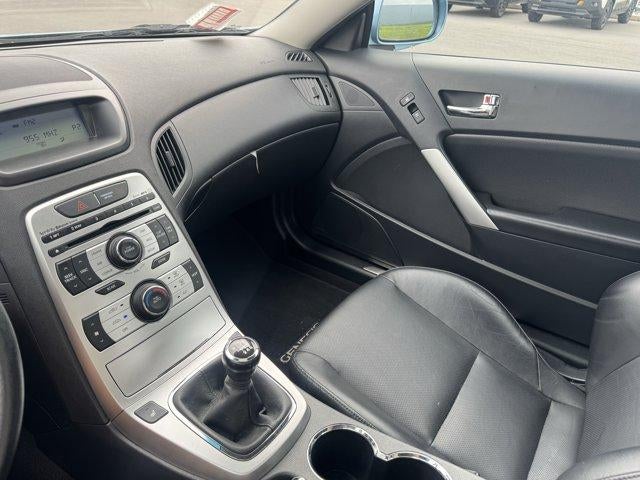 2010 Hyundai GENESIS Coupe 2dr 3.8L Man Track